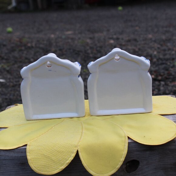 Vintage Ceramic Wall Pockets – Blue Grape Design – Farmhouse Canisters - Picture 11 of 15